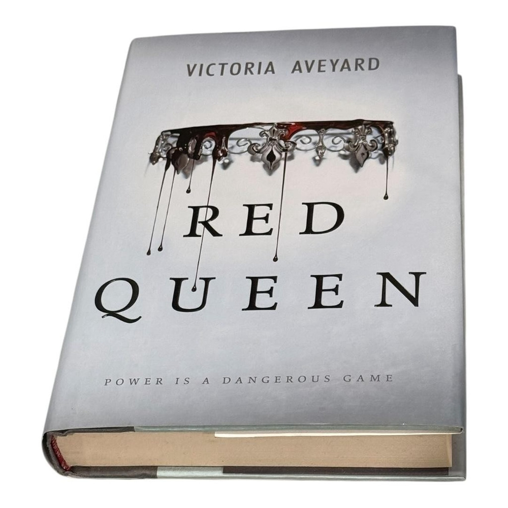 Red Queen Victoria Aveyard YA Fantasy First Edition Hardcover Book Novel